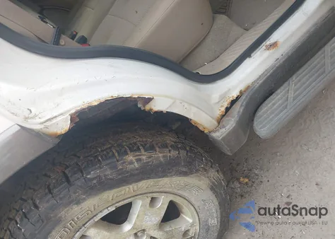 2006 Ford Escape Xlt from USA, damaged, VIN 1FMCU93186KD02820